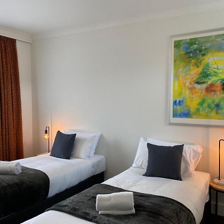 The Astor Hotel Motel Goulburn Esterno foto