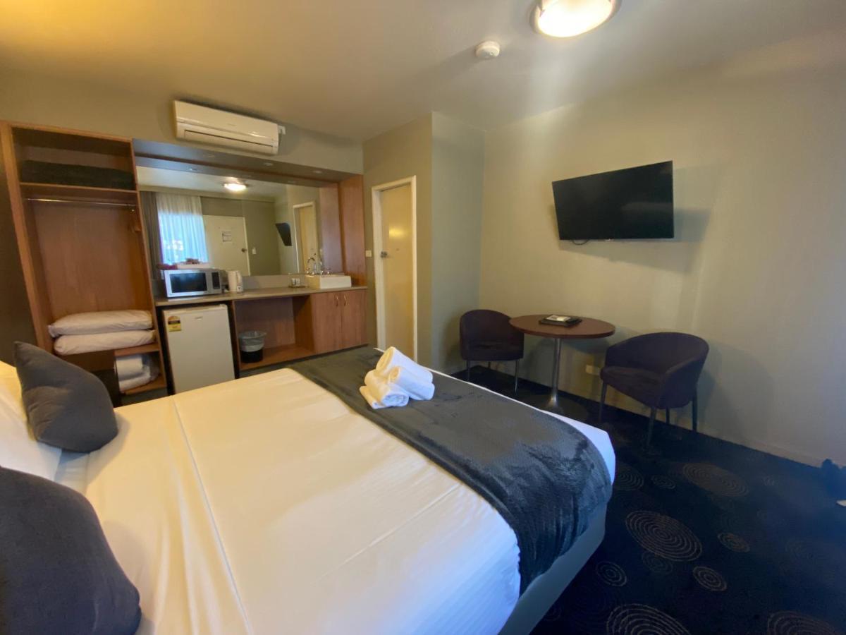 The Astor Hotel Motel Goulburn Esterno foto