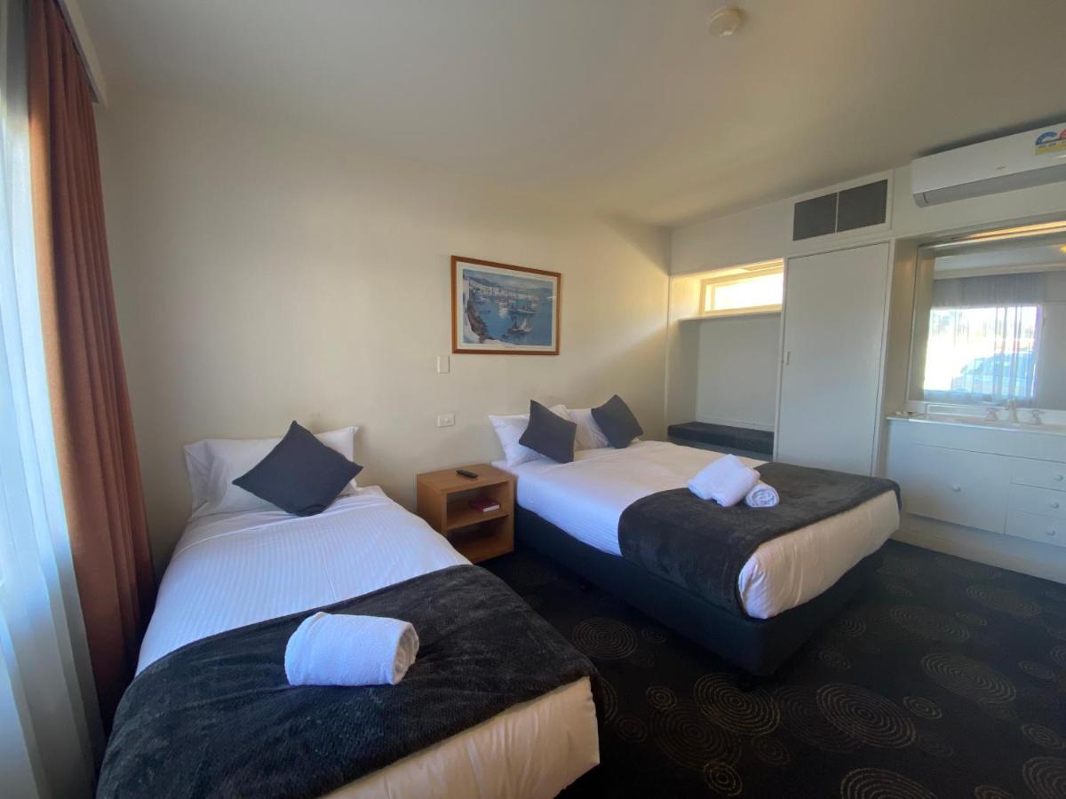 The Astor Hotel Motel Goulburn Esterno foto