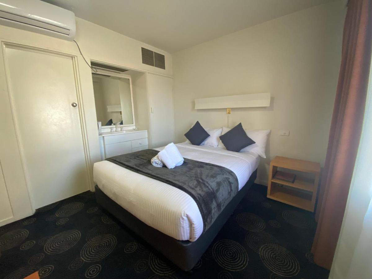 The Astor Hotel Motel Goulburn Esterno foto
