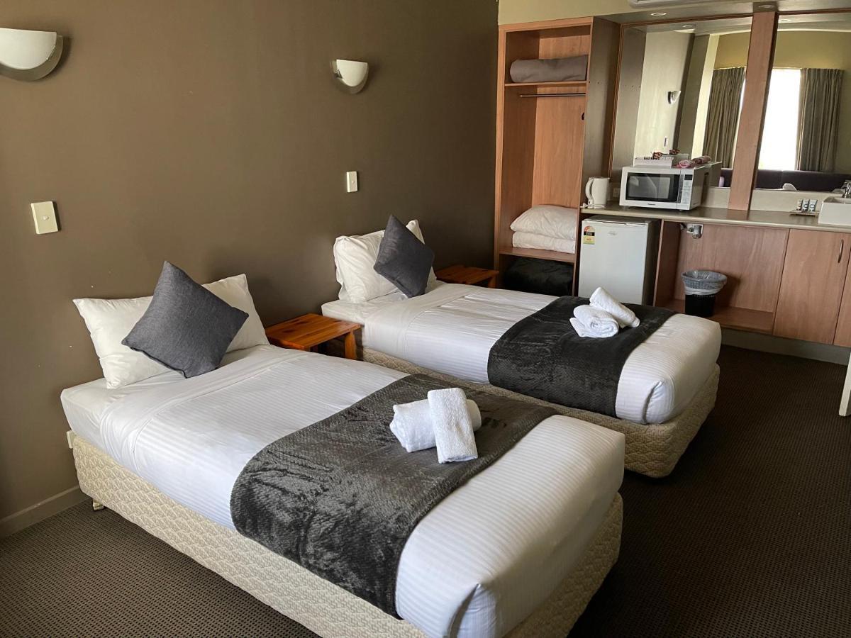 The Astor Hotel Motel Goulburn Esterno foto