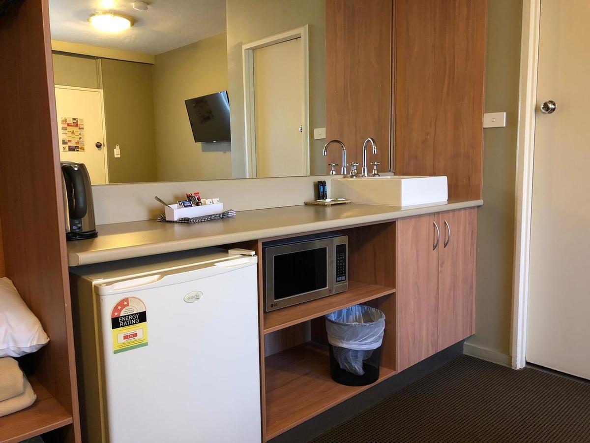 The Astor Hotel Motel Goulburn Esterno foto
